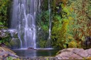 Breiter Wasserfall im Shei-Pa-Nationalpark in Taiwan